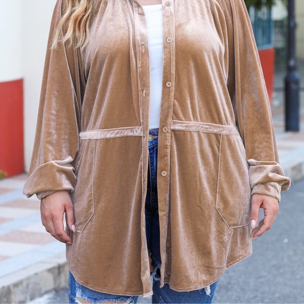 Sunset & Shores Boutique Brand Camel Velvet Button Down Tunic Length Shirt NWT - Picture 7 of 13